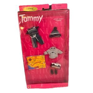 Barbie Kelly Tommy Fashion Avenue Little Driver Outfit Grey Athletic Pants Car